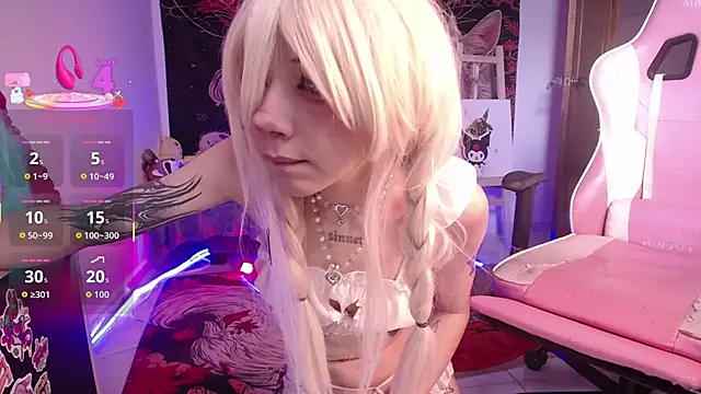 alicedangerXXX online show from December 17, 2025, 7:52 pm