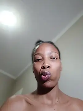 MsParisSmith online show from June 28, 2026, 7:31 pm