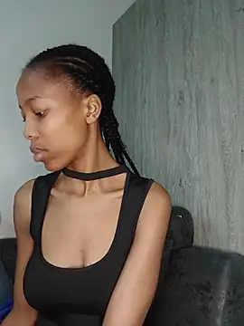 MsParisSmith online show from April 11, 2026, 3:03 am