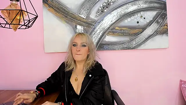 samanta-fox online show from November 28, 2025, 12:27 pm