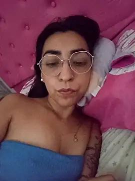 Snapshot of Yani-14 chatting on February 11, 2026, 8:41 pm Yani-14 online show from February 11, 2026, 8:41 pm