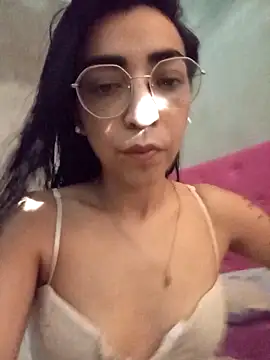 Snapshot of Yani-14 chatting on February 8, 2026, 9:45 pm Yani-14 online show from February 8, 2026, 9:45 pm