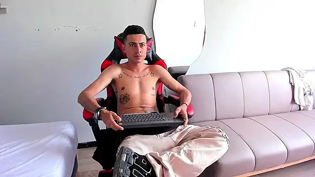 MatthewCullen online show from December 3, 2025, 7:24 pm