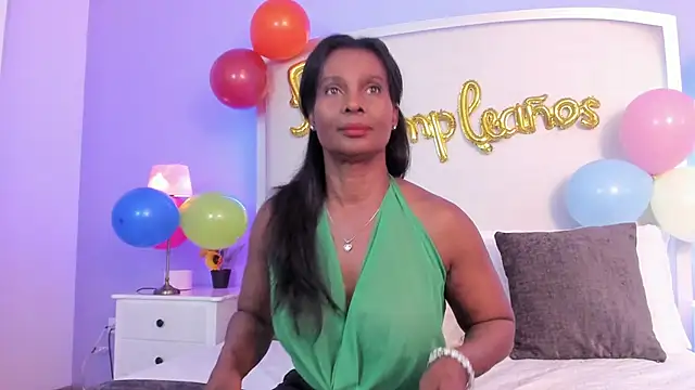 Snapshot of salome_moon_ chatting on January 16, 2026, 12:53 pm salome moon online show from January 16, 2026, 12:53 pm