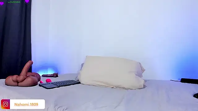 NahomiiAcosta online show from January 17, 2026, 9:18 pm