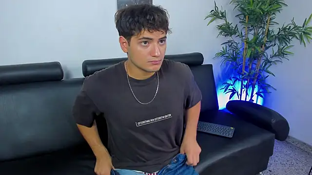 KaelSwitch online show from December 22, 2025, 8:09 pm