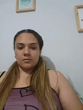 Snapshot of LoreinnFox chatting on May 2, 2026, 3:45 am LoreinnFox online show from May 2, 2026, 3:45 am