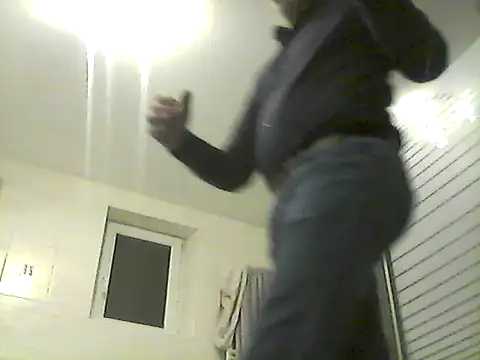 lorisaux online show from February 20, 2026, 8:22 pm