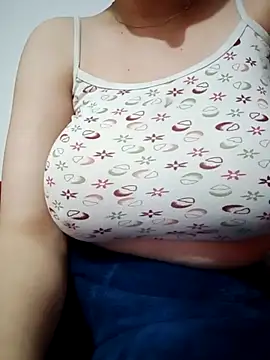 CuteBahar online show from December 1, 2025, 6:53 pm