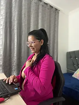 CATHA EF online show from December 17, 2025, 12:43 pm