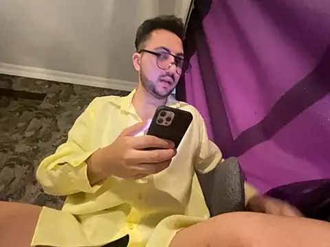 Snapshot of mcylzsd chatting on November 28, 2025, 12:27 pm mcylzsd online show from November 28, 2025, 12:27 pm