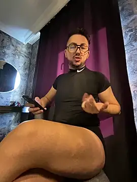 Snapshot of mcylzsd chatting on November 29, 2025, 10:15 am mcylzsd online show from November 29, 2025, 10:15 am