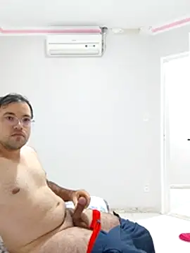 Snapshot of Silvakkfitk chatting on May 21, 2026, 8:12 am Silvakkfitk online show from May 21, 2026, 8:12 am
