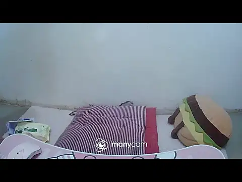 hottiemama69 online show from December 15, 2025, 4:29 am