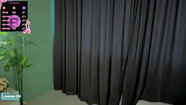 LaurieGutierrez online show from March 17, 2026, 5:10 am