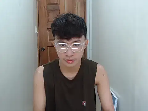 asiantwink0000 online show from December 19, 2025, 5:21 am