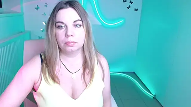 Amanda Swannn online show from December 4, 2025, 12:59 pm