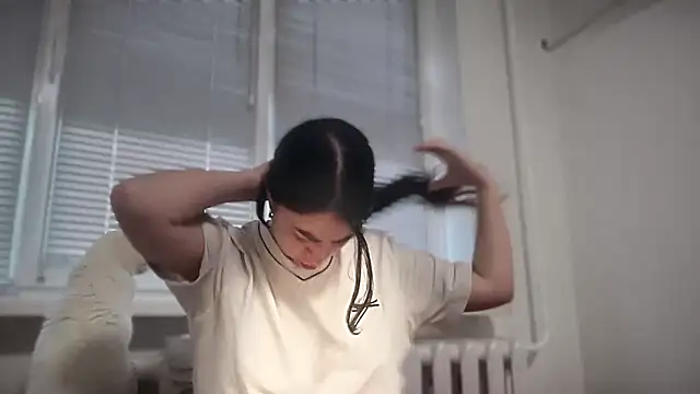 Aphr0ditee online show from April 7, 2026, 8:05 am