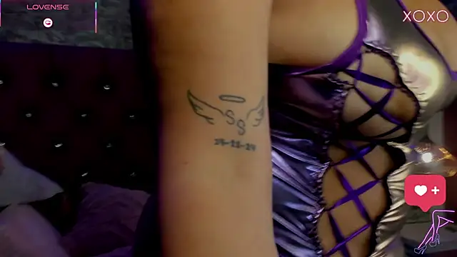 Snapshot of MoliBunny chatting on February 10, 2026, 6:12 am MoliBunny online show from February 10, 2026, 6:12 am