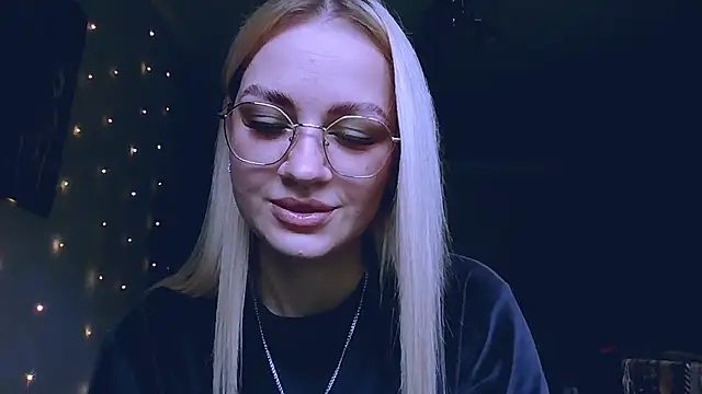 Snapshot of Whitehex666 chatting on January 8, 2026, 10:43 am Whitehex666 online show from January 8, 2026, 10:43 am