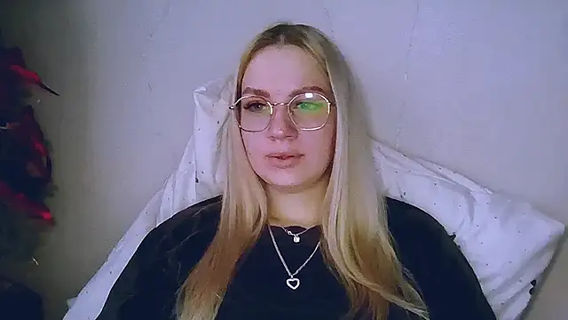 Snapshot of Whitehex666 chatting on January 11, 2026, 8:10 am Whitehex666 online show from January 11, 2026, 8:10 am