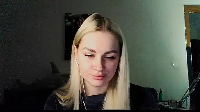 Snapshot of Whitehex666 chatting on December 3, 2025, 4:39 pm Whitehex666 online show from December 3, 2025, 4:39 pm