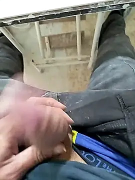 nofaceloverss online show from December 1, 2025, 2:07 pm