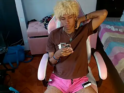 silverspice  online show from November 29, 2025, 5:57 pm