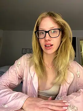 Snapshot of RosieLovexoxx chatting on January 12, 2026, 4:03 pm RosieLovexoxx online show from January 12, 2026, 4:03 pm