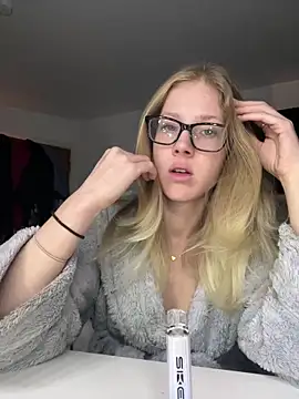 Snapshot of RosieLovexoxx chatting on January 5, 2026, 5:38 pm RosieLovexoxx online show from January 5, 2026, 5:38 pm