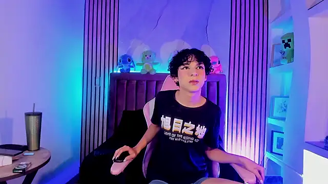 Snapshot of SthepanodiMonaco chatting on March 2, 2026, 10:49 pm SthepanodiMonaco online show from March 2, 2026, 10:49 pm