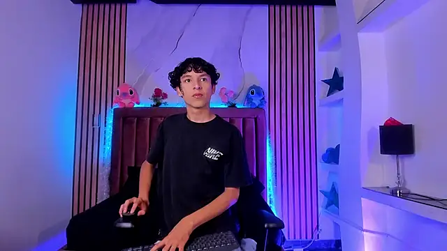 Snapshot of SthepanodiMonaco chatting on January 17, 2026, 10:02 pm SthepanodiMonaco online show from January 17, 2026, 10:02 pm