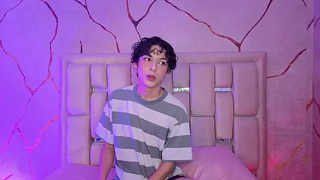 SthepanodiMonaco online show from March 19, 2026, 3:39 am