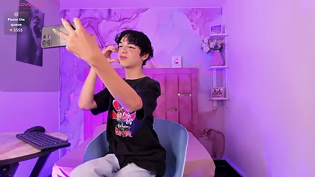 Snapshot of SthepanodiMonaco chatting on February 18, 2026, 8:16 pm SthepanodiMonaco online show from February 18, 2026, 8:16 pm