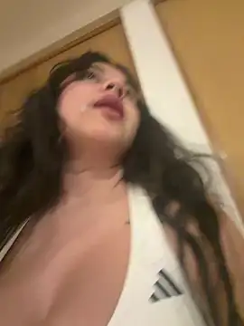 Charlyy1703 online show from April 10, 2026, 3:46 am