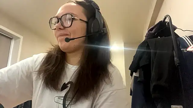 KerriMcbreen online show from December 4, 2025, 3:16 am