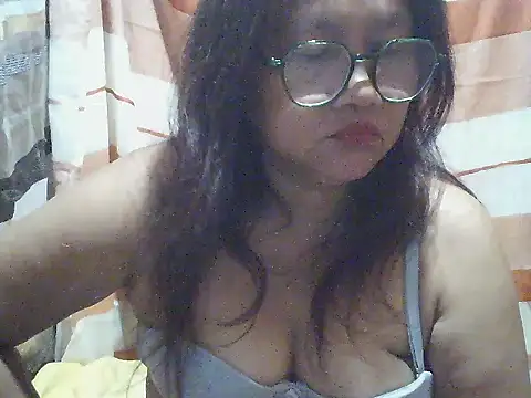 Snapshot of fireflower70 chatting on February 21, 2026, 12:18 pm fireflower70 online show from February 21, 2026, 12:18 pm