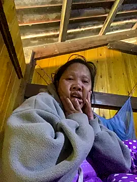 Snapshot of LeoPet2x chatting on November 30, 2025, 2:12 am LeoPet2x online show from November 30, 2025, 2:12 am