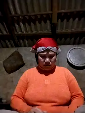 Snapshot of LeoPet2x chatting on February 9, 2026, 8:18 pm LeoPet2x online show from February 9, 2026, 8:18 pm