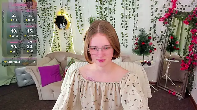 Mia Mooore online show from December 18, 2025, 1:59 pm