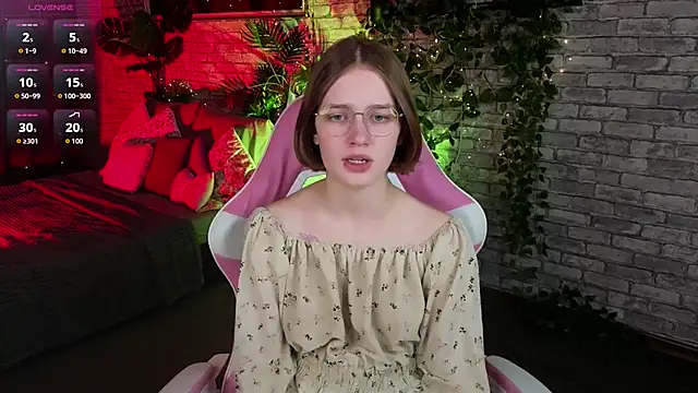 Mia Mooore online show from January 13, 2026, 1:26 pm