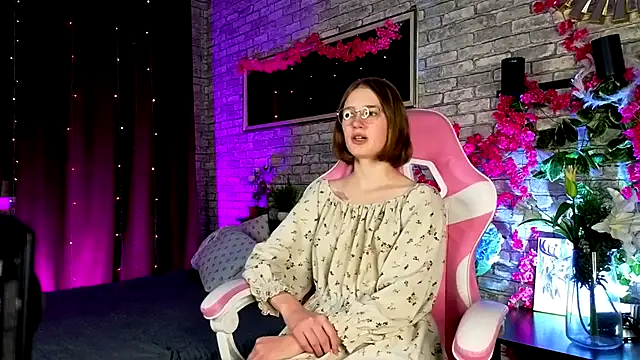 Snapshot of Mia_Mooore chatting on December 1, 2025, 2:07 pm Mia Mooore online show from December 1, 2025, 2:07 pm