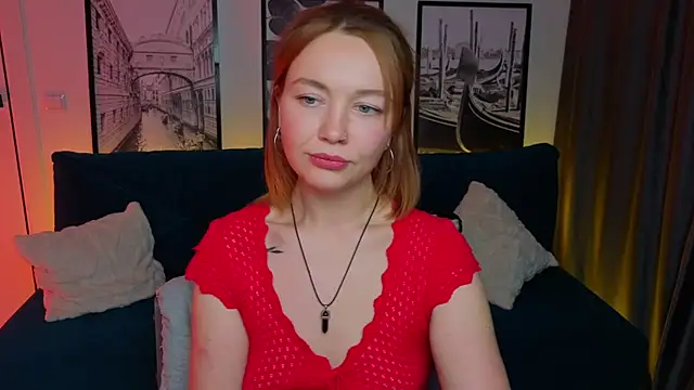 Snapshot of PaigeHalliwell_ chatting on November 28, 2025, 4:18 pm PaigeHalliwell online show from November 28, 2025, 4:18 pm