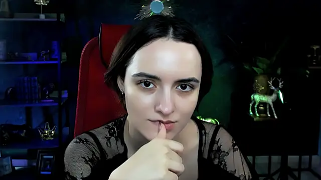 KateWillows online show from February 8, 2026, 4:32 am