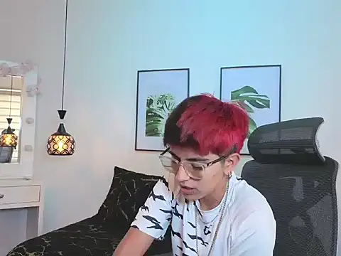 Snapshot of valeryevansvg chatting on December 1, 2025, 12:06 pm valeryevansvg online show from December 1, 2025, 12:06 pm