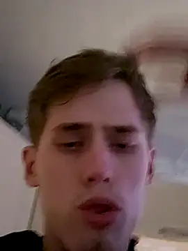 Snapshot of FreeRich chatting on December 19, 2025, 4:31 pm FreeRich online show from December 19, 2025, 4:31 pm