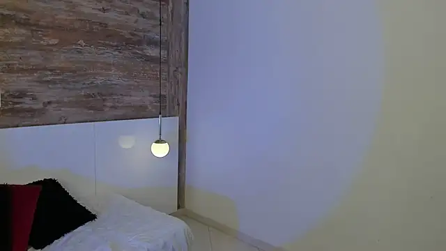 Snapshot of Amaia_Monroe chatting on June 27, 2026, 3:23 am Amaia Monroe online show from June 27, 2026, 3:23 am