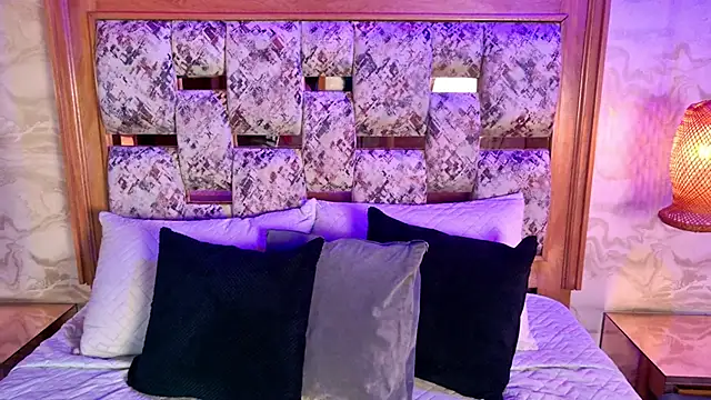 emily dempsey online show from February 15, 2026, 7:13 pm