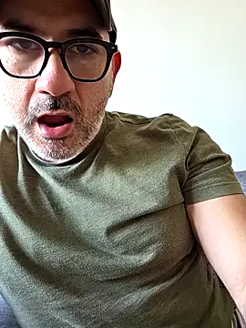 Aresal84 online show from December 1, 2025, 12:39 pm