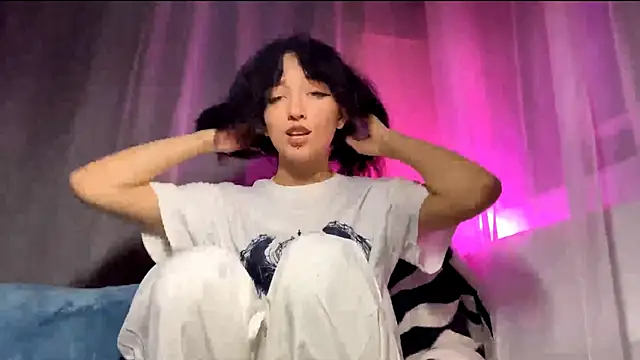 Raylli Jorden online show from December 1, 2025, 4:19 pm